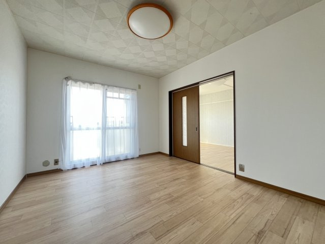 東垂水住宅２号棟の居間・リビング