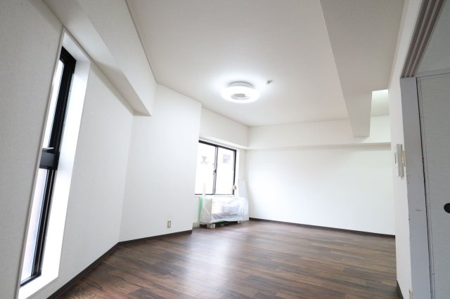 ステュディオ新御堂の居間・リビング