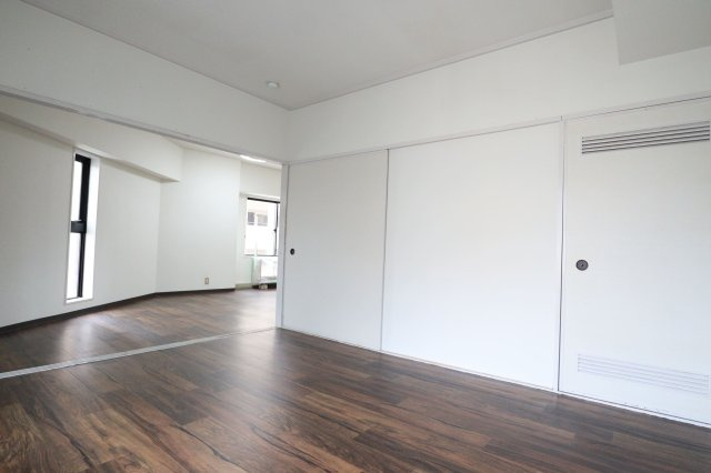 ステュディオ新御堂の洋室