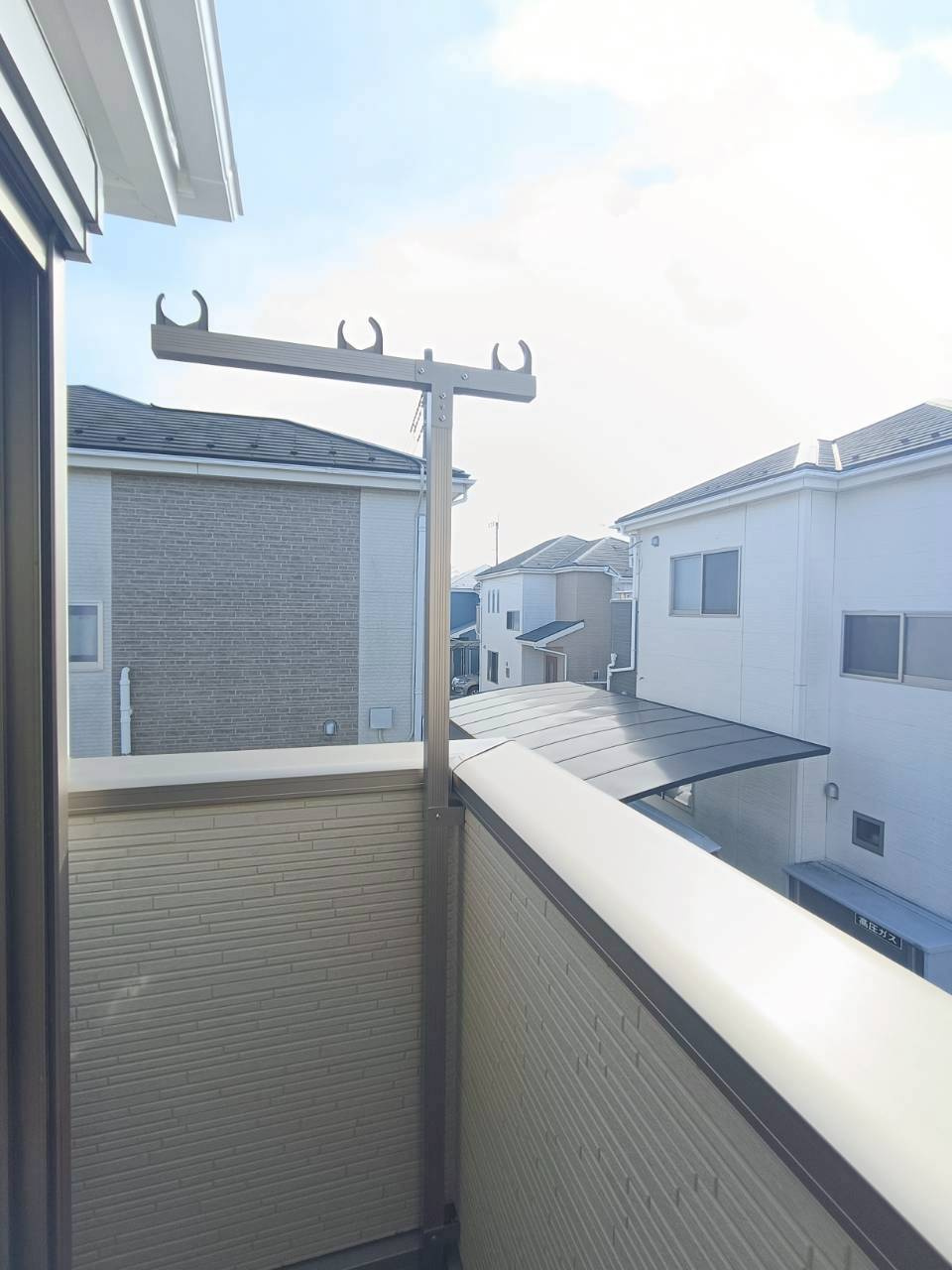 三郷市　彦成1丁目　新築戸建　全1棟のバルコニー|暖かな日差しのふりそそぐバルコニー