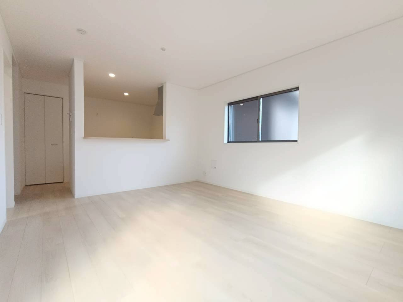 三郷市　彦成1丁目　新築戸建　全1棟の居間・リビング|ゆったり過ごせる居間です