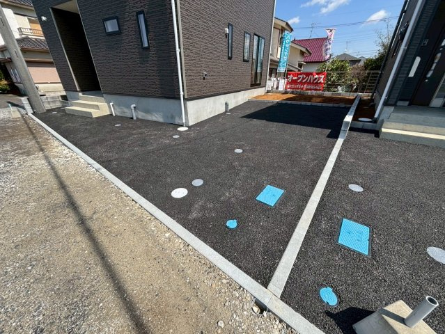 三郷市　彦成1丁目　新築戸建　全1棟の駐車場|施工例です