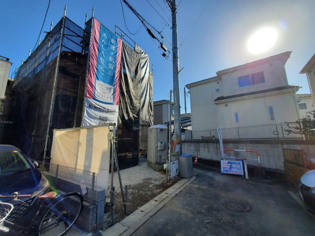 三郷市　彦成1丁目　新築戸建　全1棟の前面道路含む現地写真|前面道路含む現地写真です