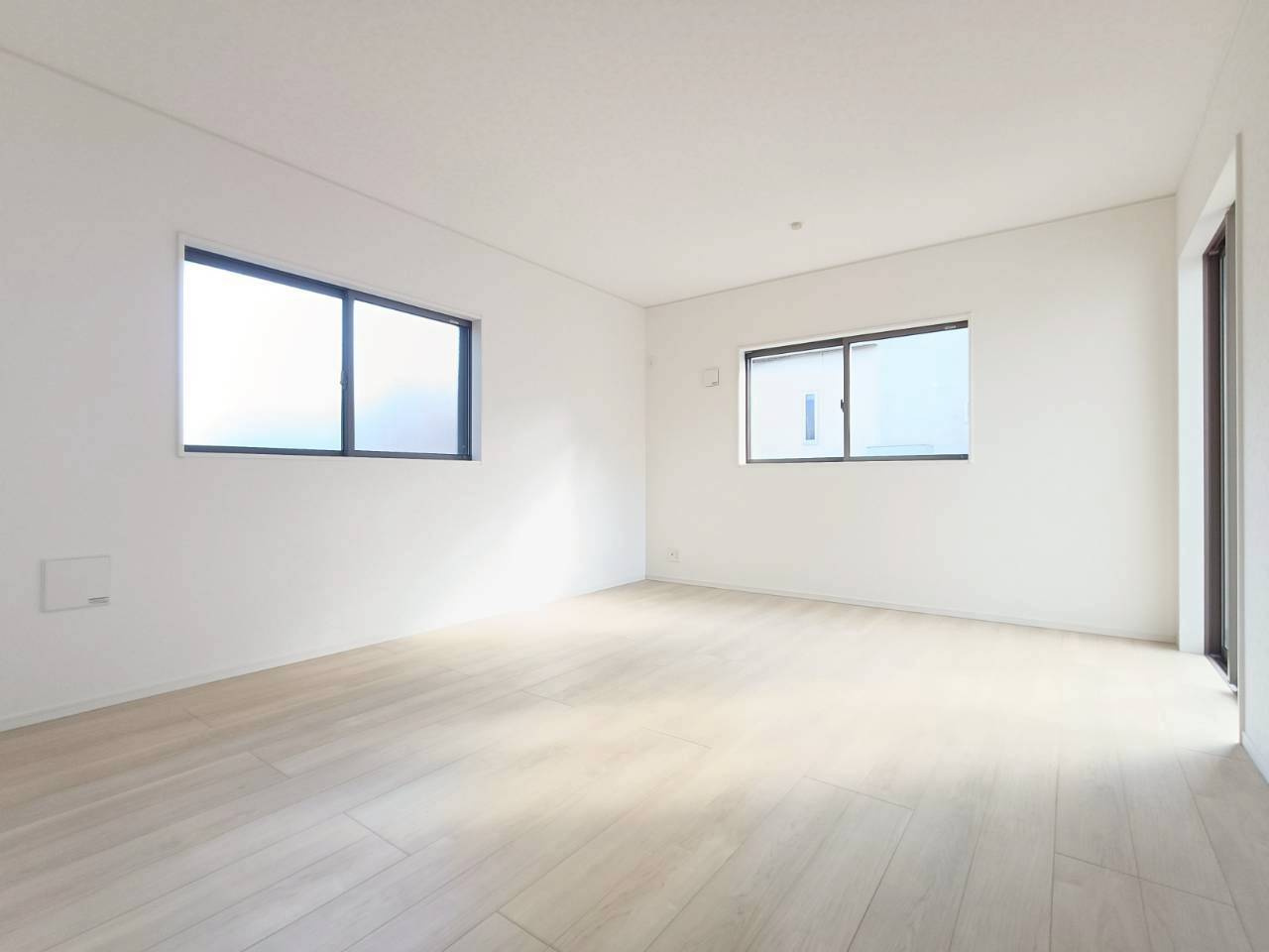 三郷市　彦成1丁目　新築戸建　全1棟の居間・リビング|一日の中で多くの時間を過ごすリビングです