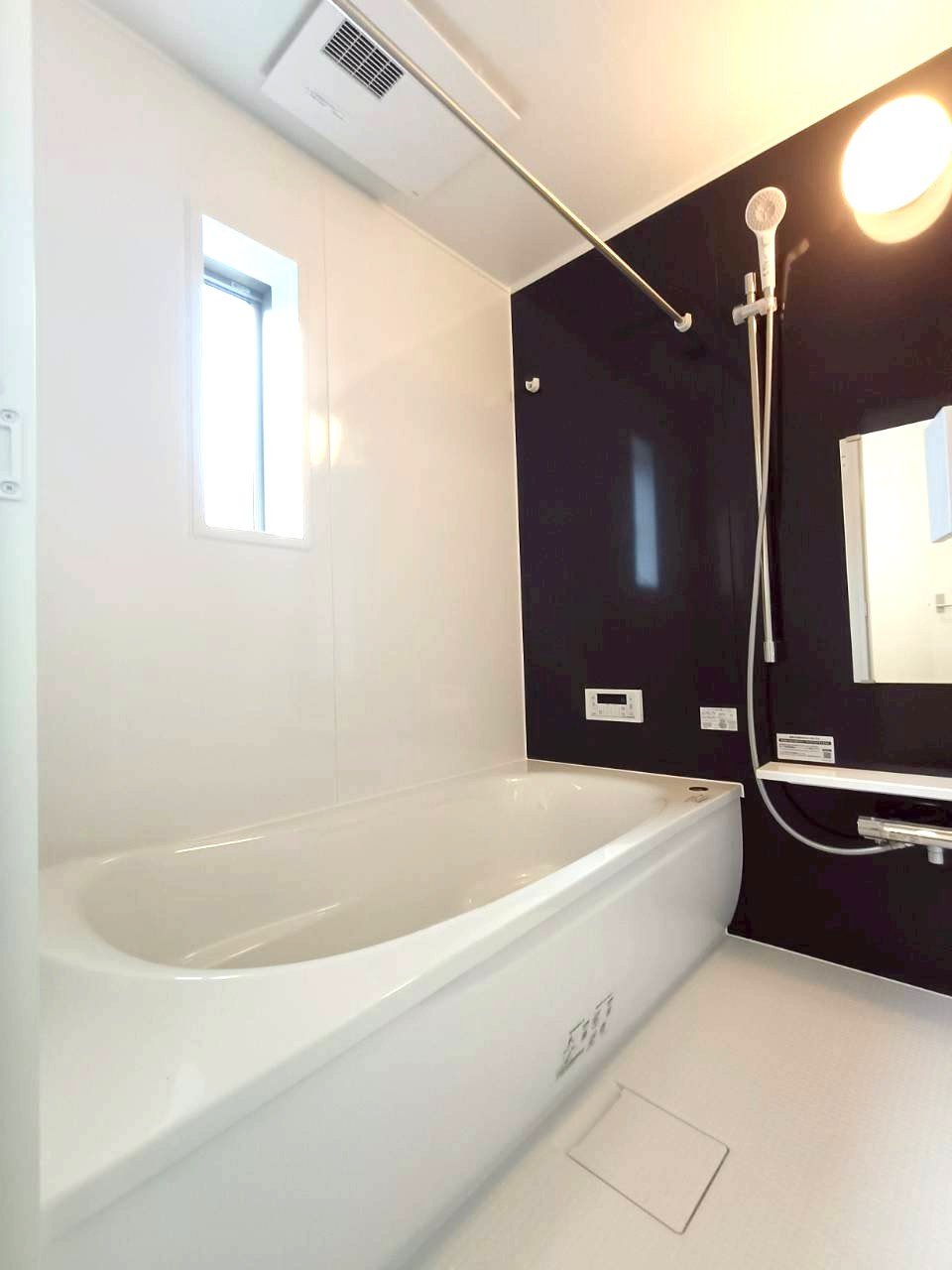 三郷市　彦成1丁目　新築戸建　全1棟の浴室|１坪タイプのゆったりとした浴室。毎日の疲れをしっかりと癒されます
