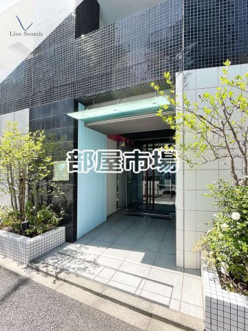 ウィンシティ上野タワーのエントランス