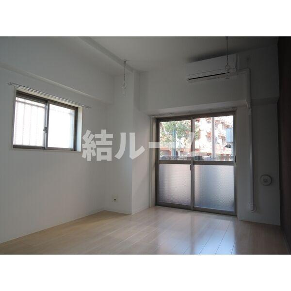 北区神谷１丁目の賃貸マンションの居間・リビング