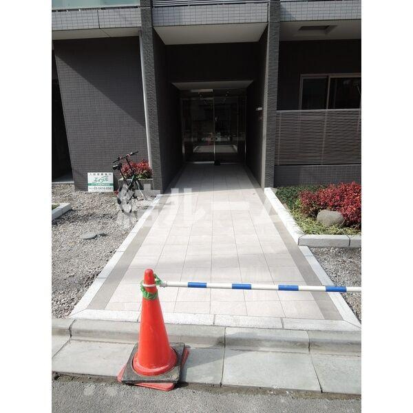 北区神谷１丁目の賃貸マンションのエントランス