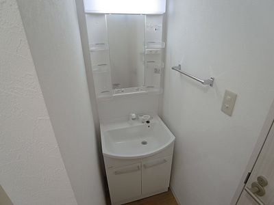 【洗面所】 | クローバーⅡ | 入れ替え済のシャンプードレッサー