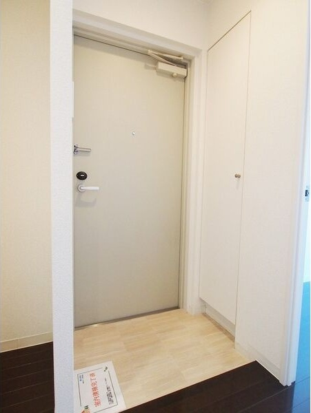 プロシード瑞穂の玄関