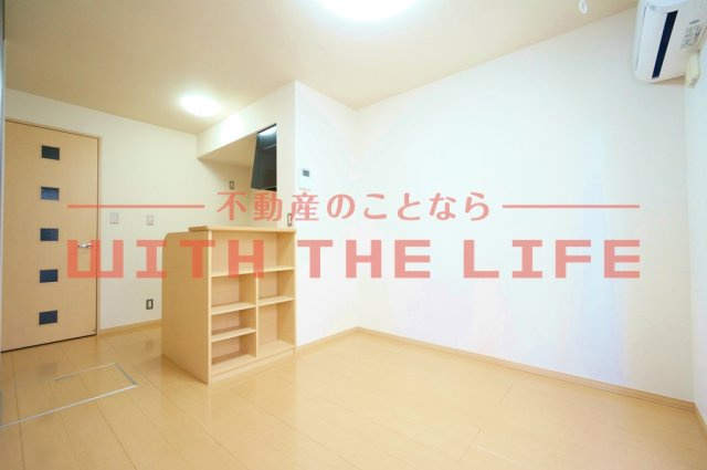 フローラ国分【キャッシュバック対象物件】の居間・リビング|リビングです