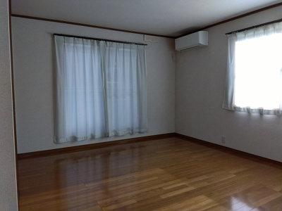 【洋室】 | 諏訪市中洲 中古住宅⑰ | 2階 洋室8帖