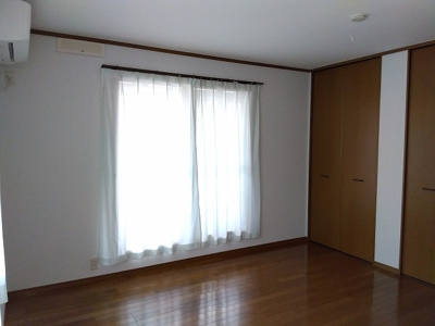 【収納】 | 諏訪市中洲 中古住宅⑰ | 2階 洋室7.5帖 収納