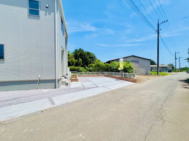吉岡町漆原の前面道路含む現地写真|閑静な住宅地◎