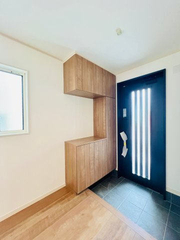 太田市由良町の玄関|広々とした玄関は、着脱もスムーズに♪