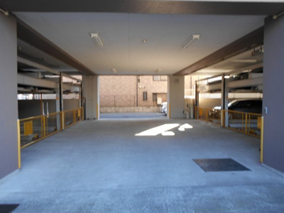 【駐車場】 | ファミール四日市 | 駐車場は高さ1.5ｍ迄です