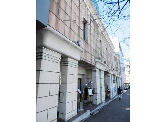 ＩＬＹＡビル（イリヤビル）の周辺