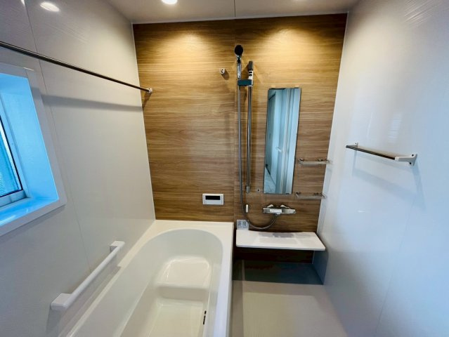 第1期の浴室|〇浴室〇
浴室乾燥機付き！1坪タイプなのでゆったり入って疲れを癒すことができます♪
2025年10月撮影