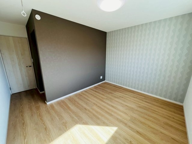 第1期の洋室|〇洋室　7.3帖〇
陽当りもよく開放感のある空間です。
2025年10月撮影