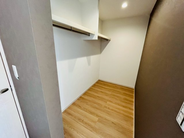 第1期の収納|〇ウォークインクローゼット〇
広々としたウォークインクローゼットで収納も安心♪
2025年10月撮影