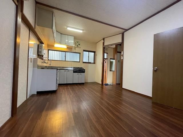 東向島一丁目貸戸建の居間・リビング