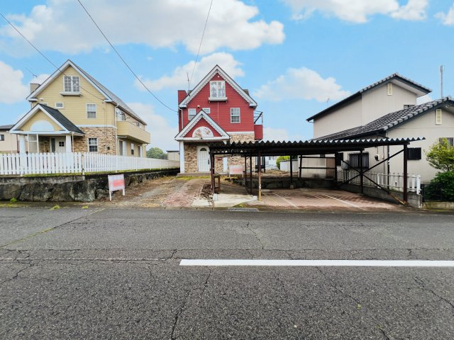前橋市富士見町皆沢の外観|カーポート付きの駐車場◎
