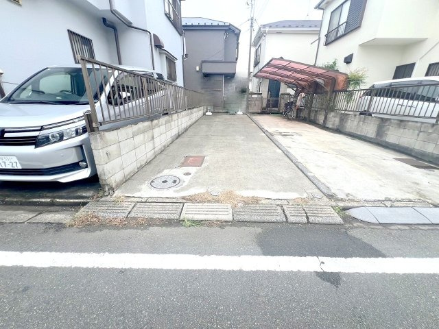武蔵村山市大南3丁目　中古戸建　の駐車場