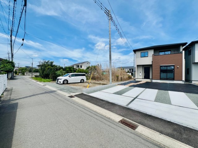 前橋市駒形町の前面道路含む現地写真|暮らしやすい立地◎