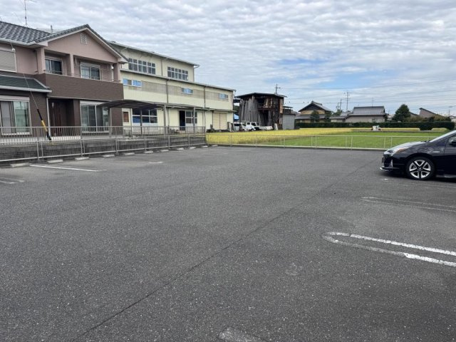 DEAR　COURTの駐車場
