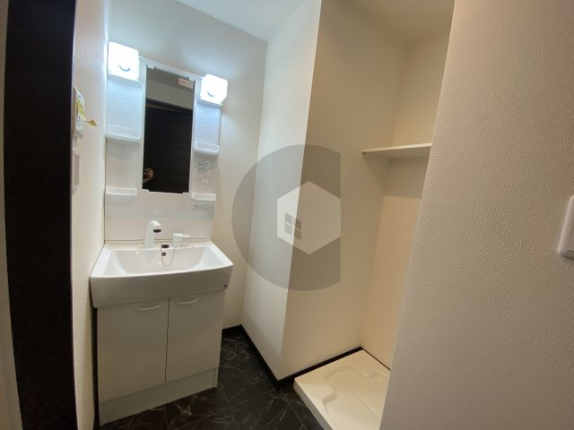 ラージヒル長瀬WESTの独立洗面台