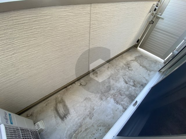 ラージヒル長瀬WESTのバルコニー