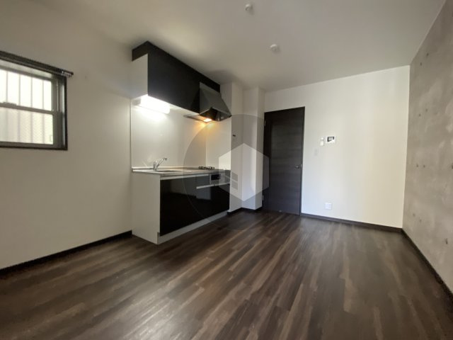 ラージヒル長瀬WESTの居間・リビング