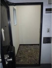 秀和麻布笄町レジデンスの玄関