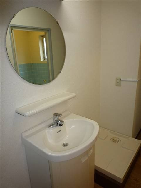 秀和麻布笄町レジデンスの独立洗面台