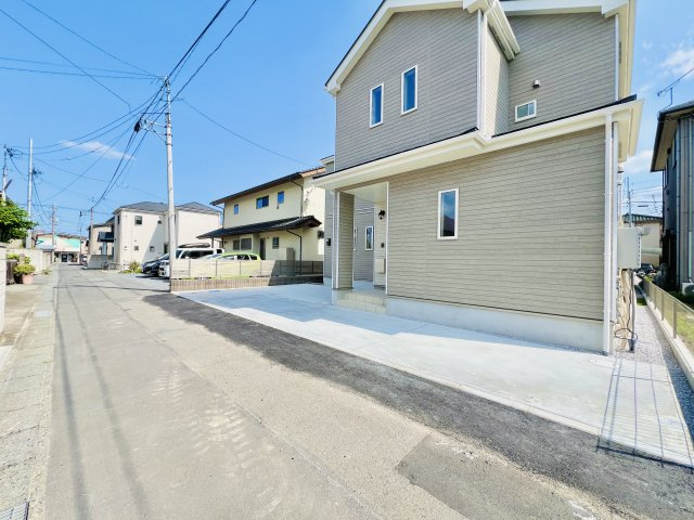 高崎市並榎町の前面道路含む現地写真|閑静な住宅地で駐車も楽々♪