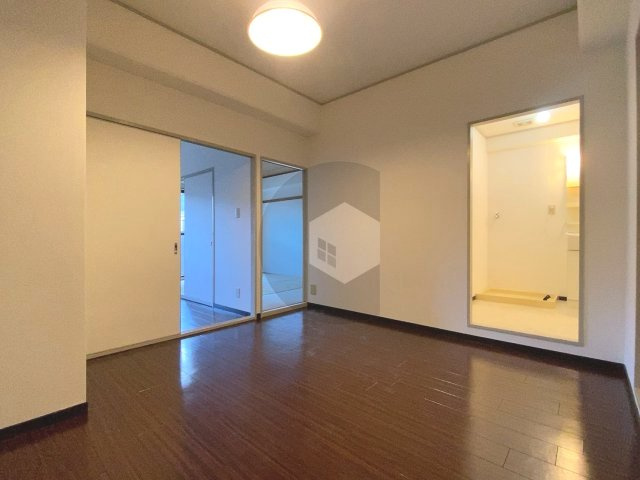 ラ・フォーレ高井田の居間・リビング