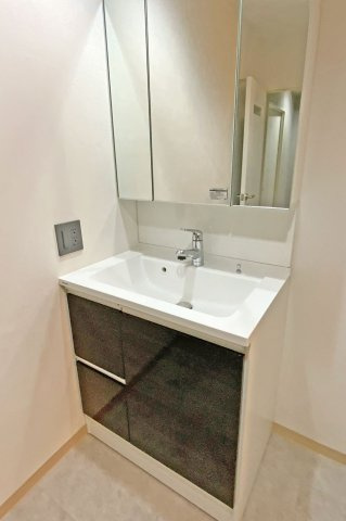 朝日プラザ西舞子の独立洗面台|洗面化粧台