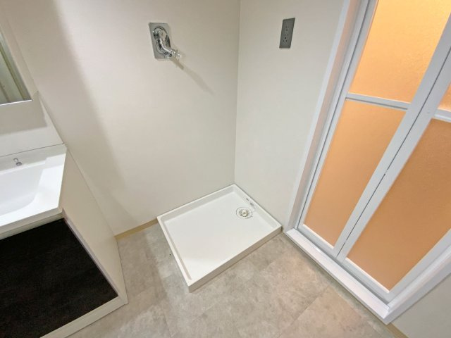 朝日プラザ西舞子のランドリースペース|洗面室