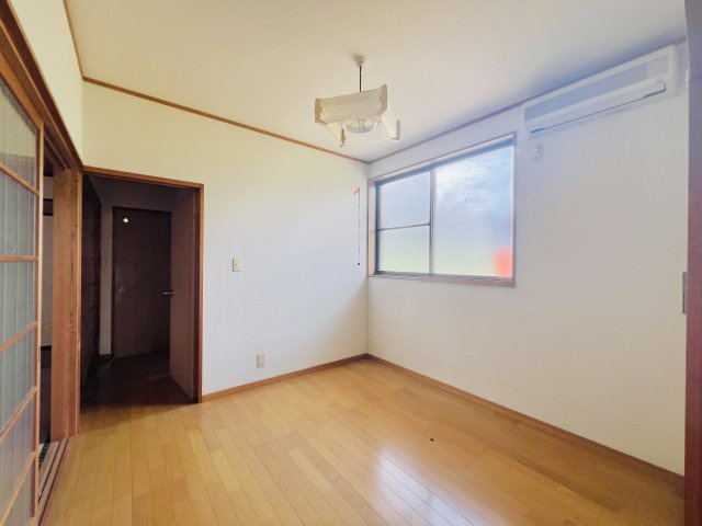 高崎市神戸町の洋室|様々な用途に使える洋室♪