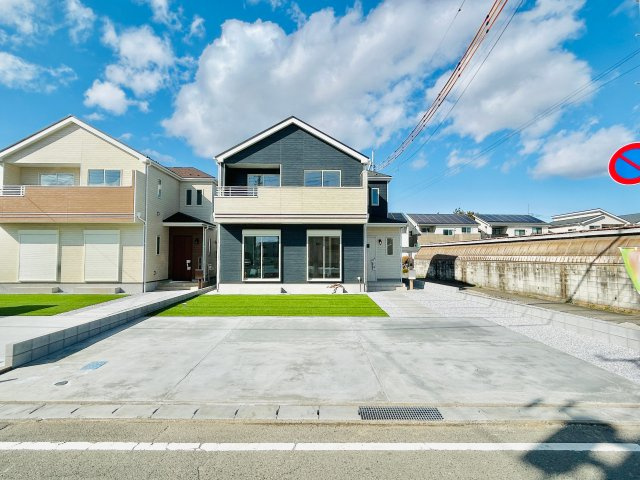 高崎市貝沢町の外観|駐車スペースを確保しながらもBBQや家庭菜園なども出来ちゃいます(^^♪