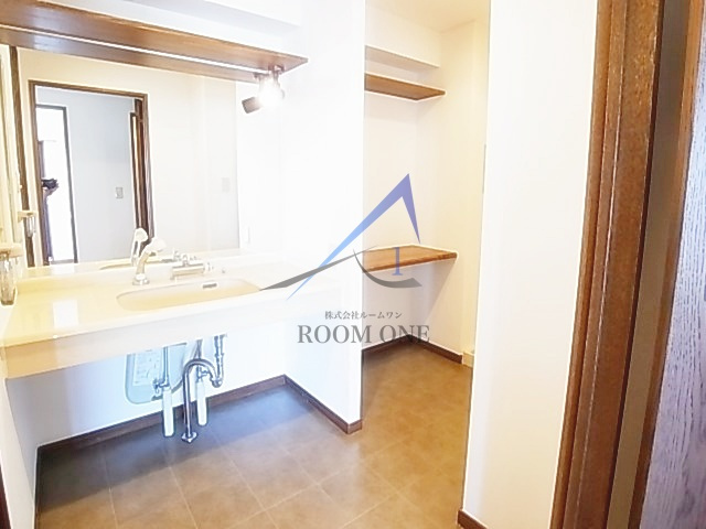 綾東ヴィレッジ弐番館の洗面所|洗面台です。