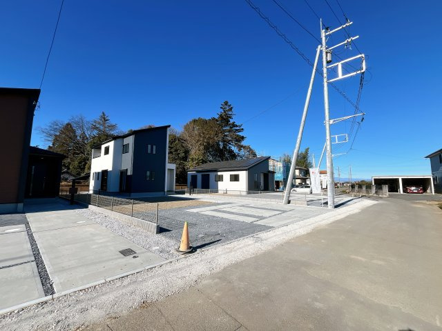 深谷市針ヶ谷　新築戸建　全4区画　の前面道路含む現地写真
