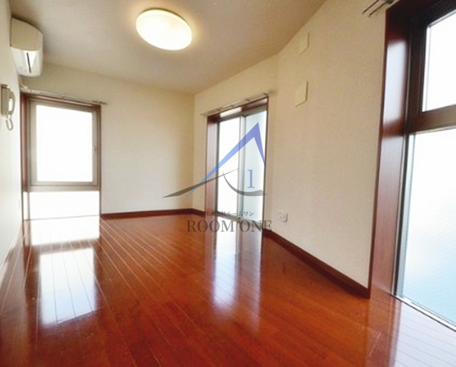 ヴェリテ東松原の居間・リビング|洋室のお部屋です。