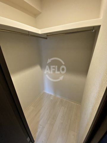 サムティ京橋Clearの収納|サムティ京橋Ｃｌｅａｒ　ウォークインクローゼット