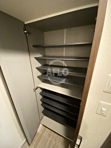 サムティ京橋Clearの収納|サムティ京橋Ｃｌｅａｒ　シューズボックス