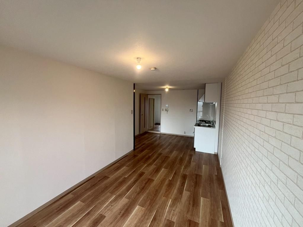 ニードハイツの洋室