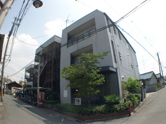 ニードハイツの外観