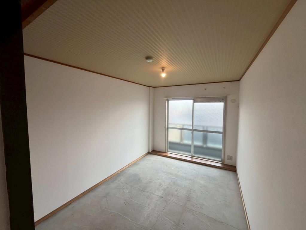 ニードハイツの和室