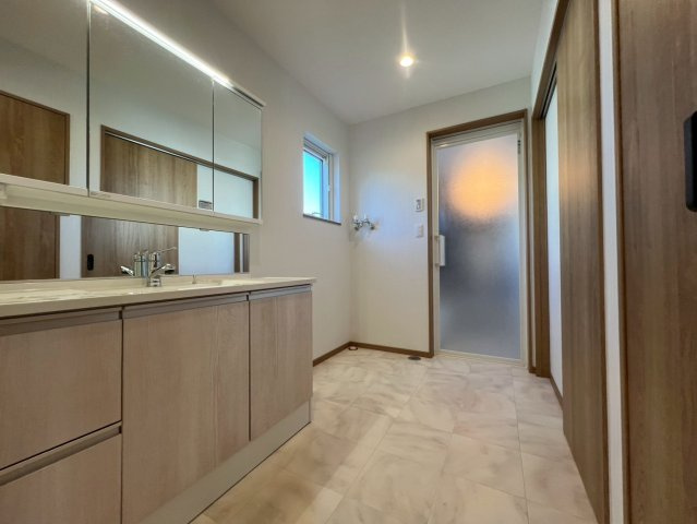 藤野2条13丁目　戸建の独立洗面台