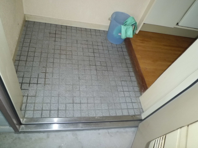 ジュネス六甲道の玄関